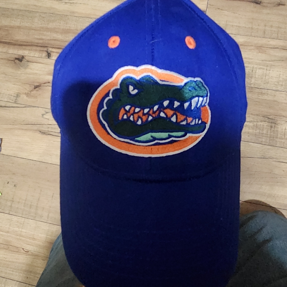 Mens Blue Gators Cap
